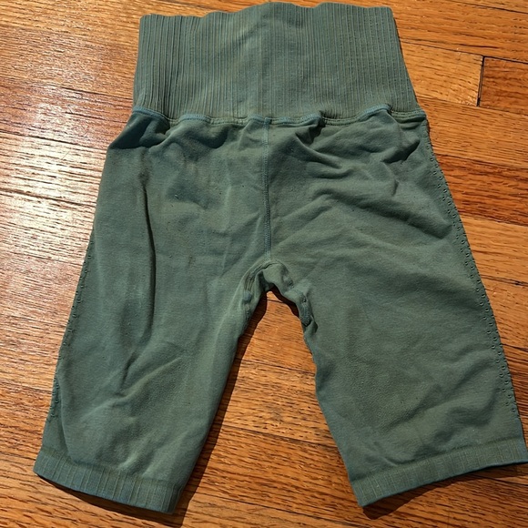 Free People Movement sage/jade bike shorts xs/s - Picture 2 of 4